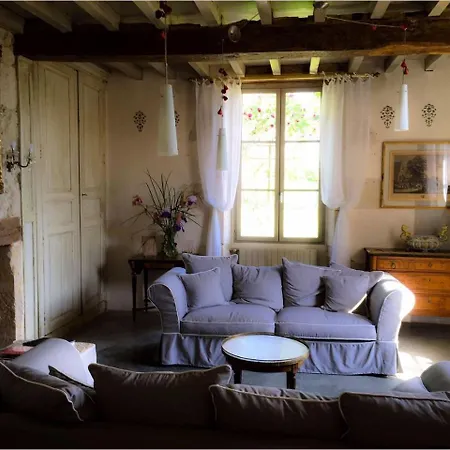 Agape Du Gers Bed and Breakfast *